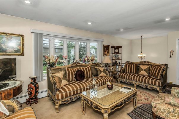 Chandelier, Dining room, Interior, Living room, Recessed Lighting