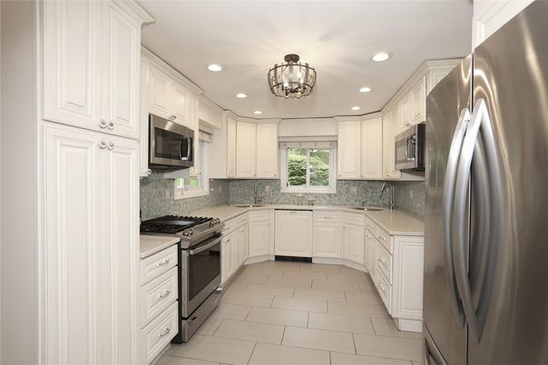 Chandelier, Interior, Kitchen, Recessed Lighting, Stainless Steel Appliances