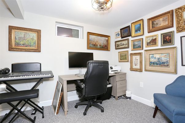 Home Office, Interior