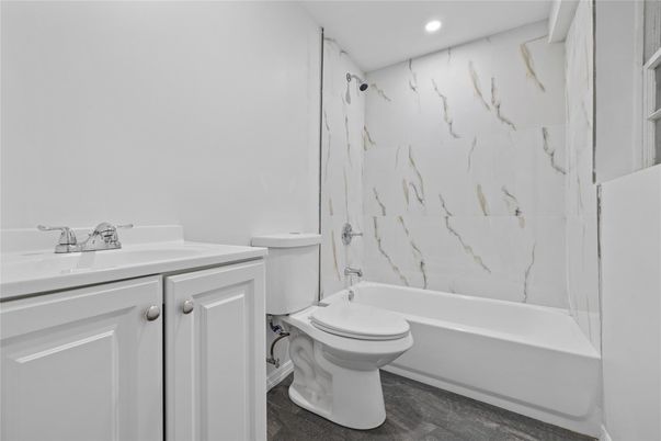 Bathroom, Interior, Marble Walls, Recessed Lighting