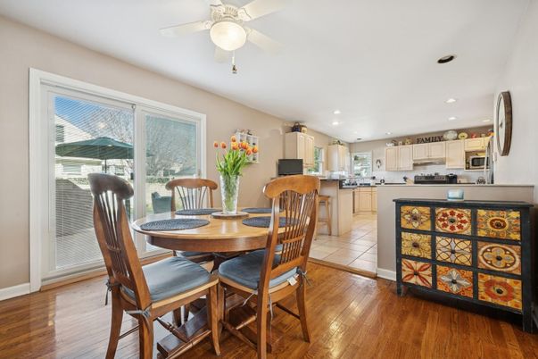 Dining room, Interior, Kitchen, Recessed Lighting, Wood Texture Flooring