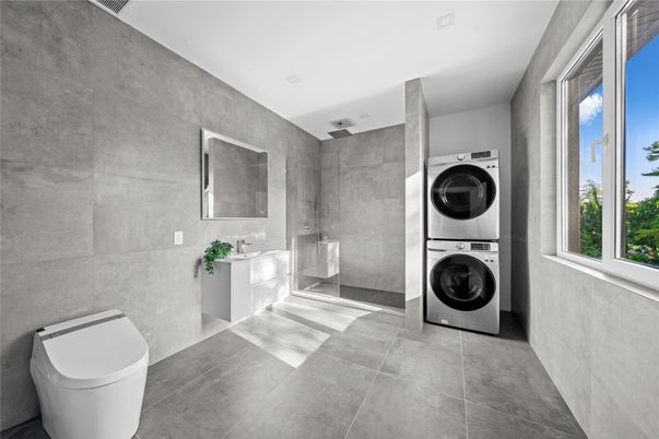 Bathroom, Interior, Utility Closets, Washer