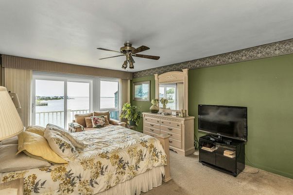 Bedroom, Interior, Water