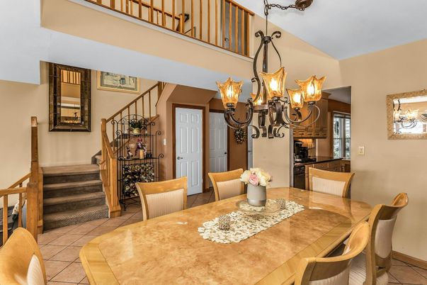Chandelier, Dining room, Interior