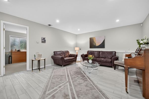 Interior, Living room, Piano, Recessed Lighting, Wood Texture Flooring
