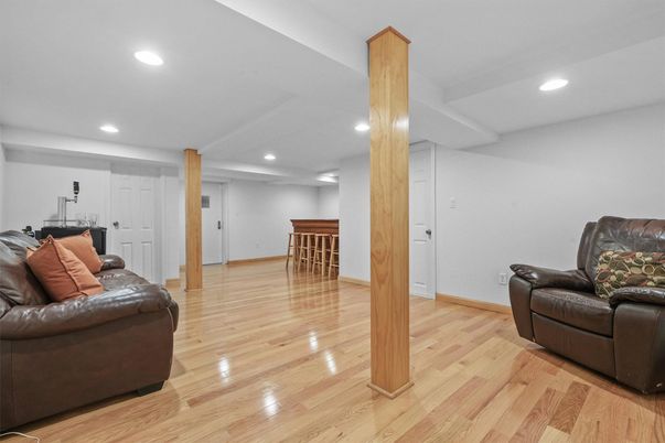 Interior, Living room, Recessed Lighting, Wood Texture Flooring