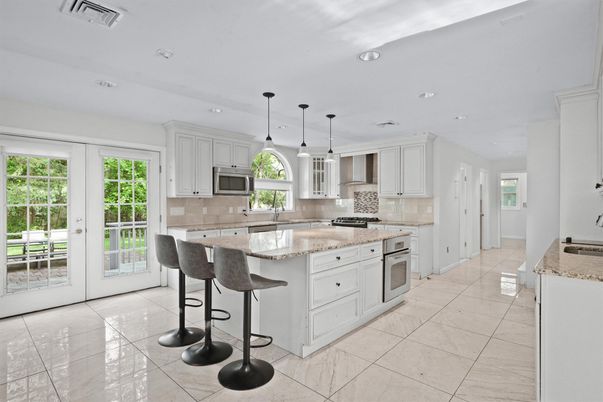 Interior, Kitchen, Pendant Lights, Recessed Lighting, Stainless Steel Appliances