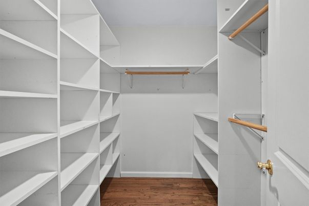 Interior, Walk-in Closets, Wood Texture Flooring