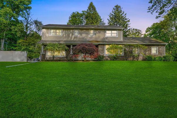 Backyard, Exterior, Facade, Brick Facade, Split Level