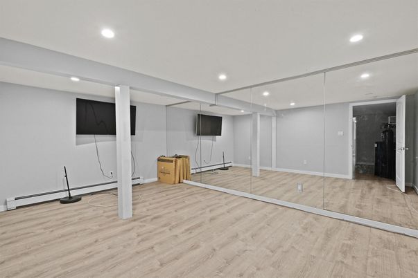 Interior, Recessed Lighting, Wood Texture Flooring