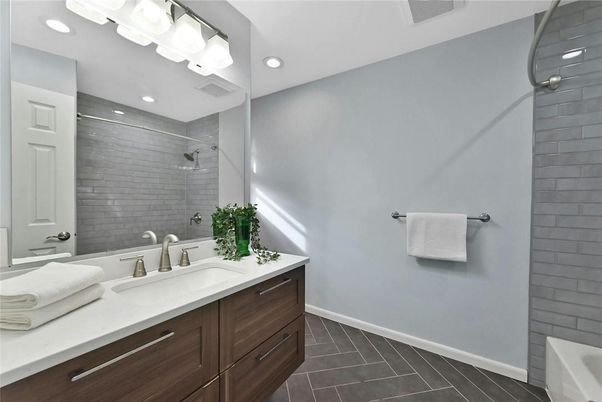 Bathroom, Interior, Recessed Lighting