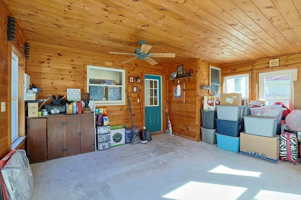 Empty room, Interior, Wooden Ceilings, Wooden Walls