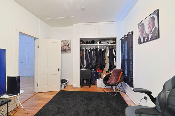 Interior, Walk-in Closets, Wood Texture Flooring