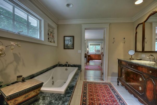 Bathroom, Interior, Recessed Lighting