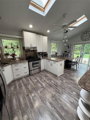 Dining room, Interior, Kitchen, Recessed Lighting, Wood Texture Flooring