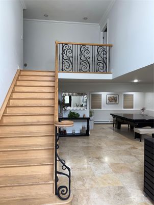 Game Room, Interior