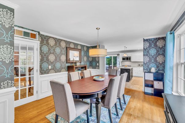 Dining room, Interior, Kitchen, Pendant Lights, Wood Texture Flooring