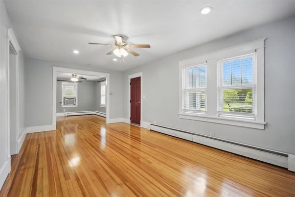 Empty room, Interior, Recessed Lighting, Wood Texture Flooring