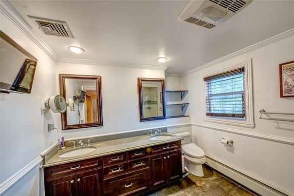 Bathroom, Dual Sink Vanities, Interior, Recessed Lighting