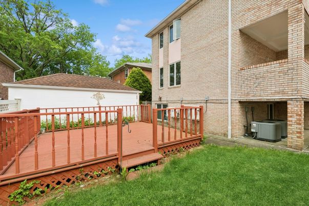 Detached Garage, Exterior