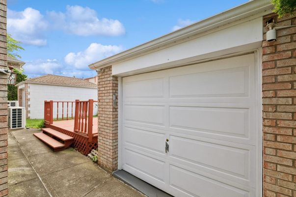 Detached Garage, Exterior