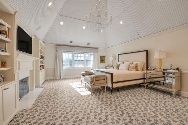 Bedroom, Chandelier, Fireplace, Interior, Pendant Lights