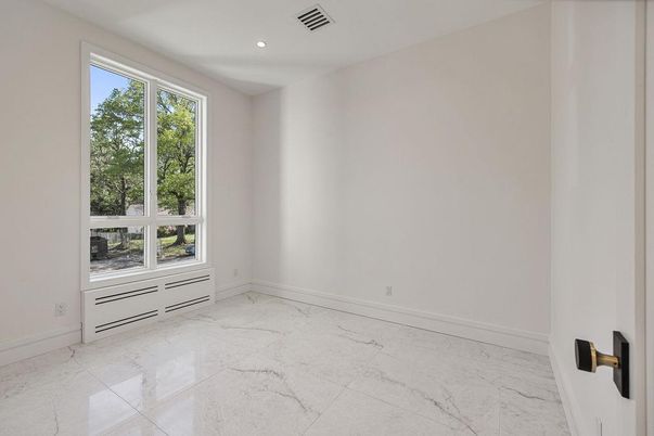 Empty room, Interior, Marble, Recessed Lighting