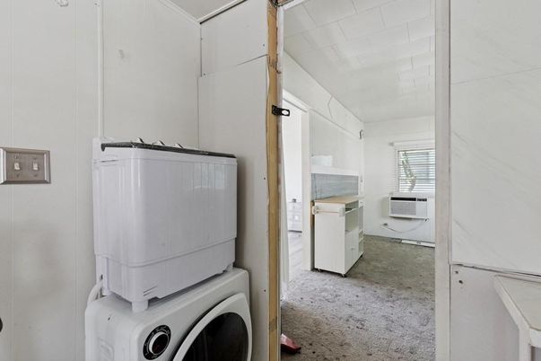 Interior, Utility Closets, Washer