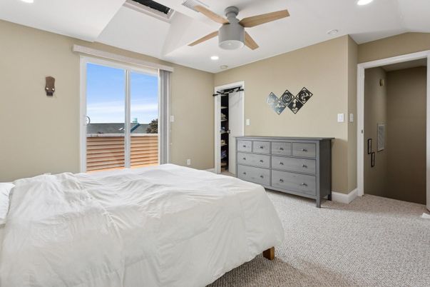 Bedroom, Interior, Recessed Lighting, Water