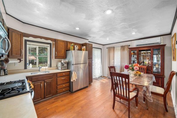 Dining room, Interior, Kitchen, Recessed Lighting, Wood Texture Flooring