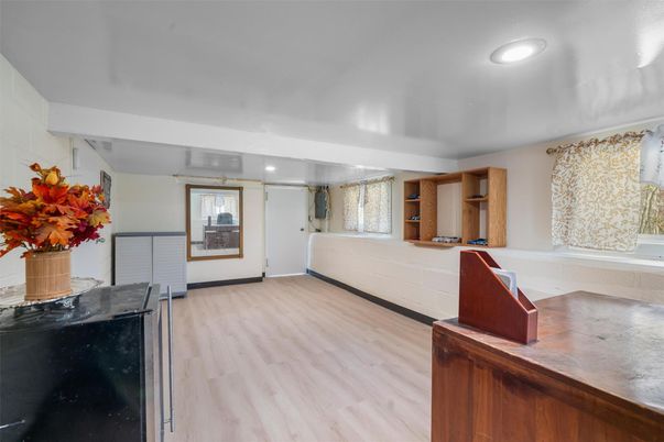 Interior, Recessed Lighting, Wood Texture Flooring