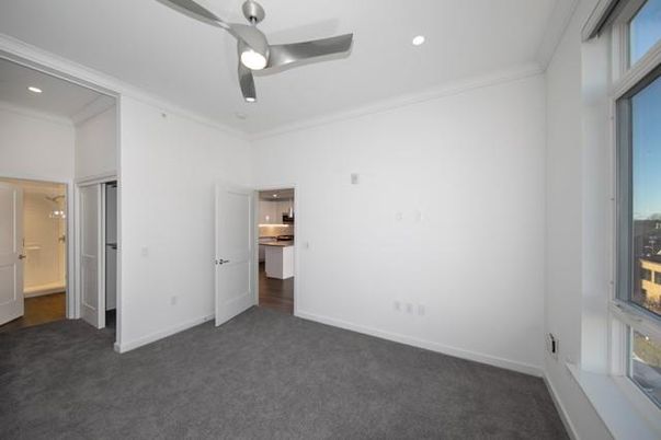 Bathroom, Empty room, Interior, Recessed Lighting