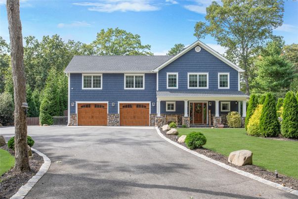 Attached, Exterior, Facade, Farmhouse