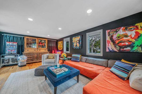 Interior, Living room, Recessed Lighting, Wood Texture Flooring