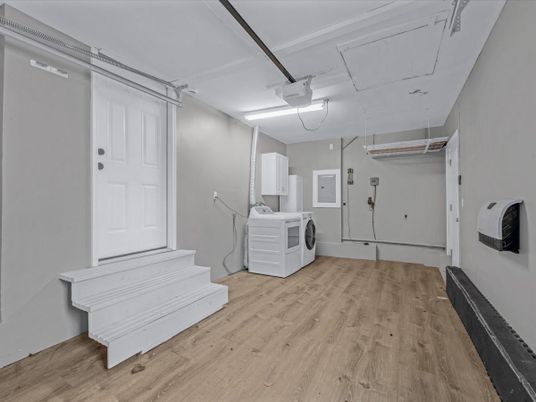 Interior, Washer, Wood Texture Flooring