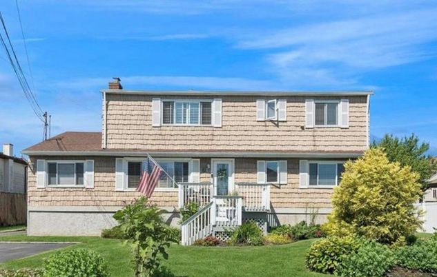 Exterior, Facade, Cape Cod