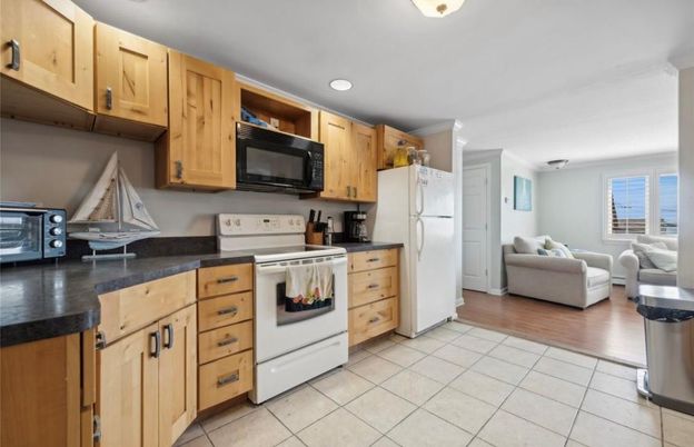 Interior, Kitchen, Living room, Recessed Lighting, Wood Texture Flooring