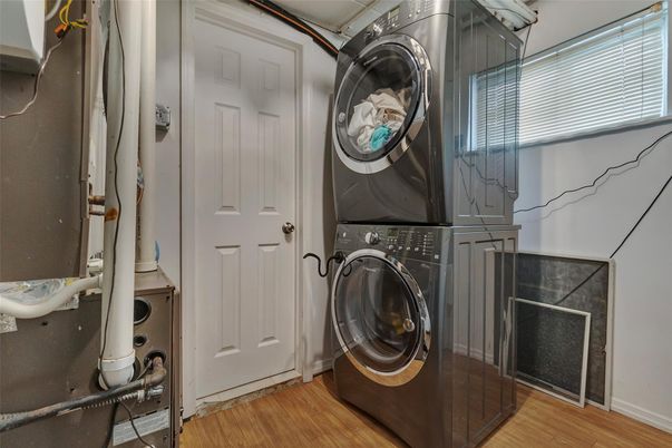 Interior, Utility Closets, Washer, Wood Texture Flooring
