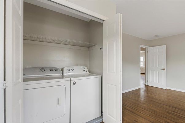 Interior, Utility Closets, Washer, Wood Texture Flooring