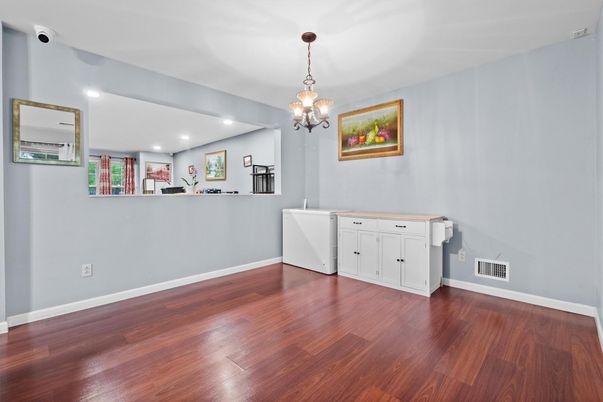 Chandelier, Interior, Recessed Lighting, Washer, Wood Texture Flooring