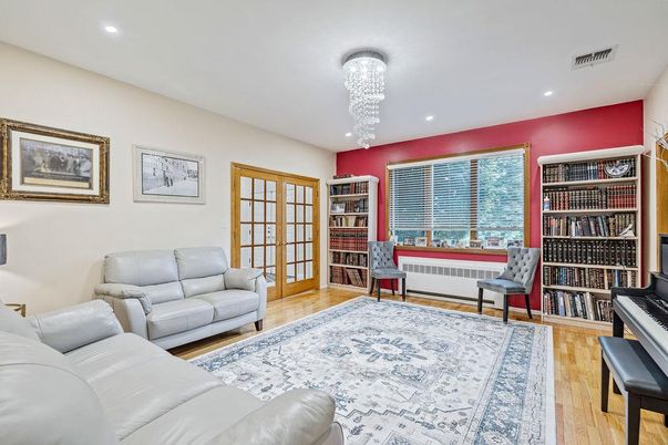 Chandelier, Interior, Living room, Piano, Recessed Lighting, Wood Texture Flooring