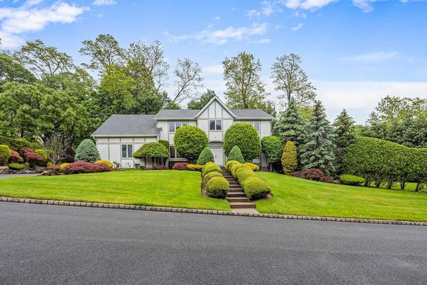 Attached, Exterior, Facade, Tudor Revival