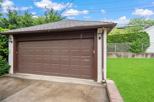 Detached Garage, Exterior