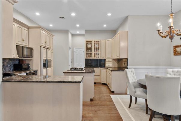 Chandelier, Dining room, Interior, Kitchen, Pendant Lights, Recessed Lighting, Wood Texture Flooring