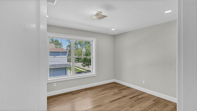 Empty room, Interior, Recessed Lighting, Wood Texture Flooring