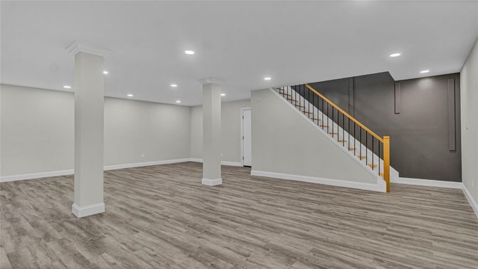 Empty room, Interior, Recessed Lighting, Wood Texture Flooring