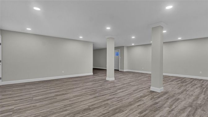 Empty room, Interior, Recessed Lighting, Wood Texture Flooring
