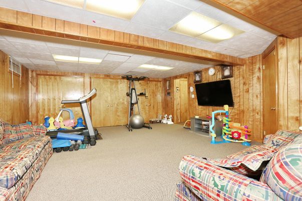 Fitness Equipment, Interior, Recessed Lighting, Wooden Walls