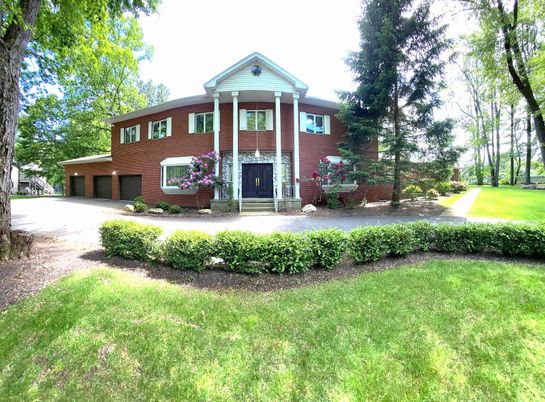 Attached, Backyard, Exterior, Facade, Brick Facade, Georgian