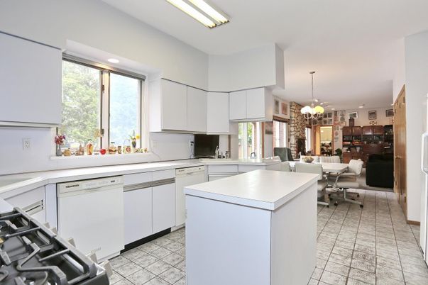 Dining room, Interior, Kitchen, Pendant Lights, Recessed Lighting